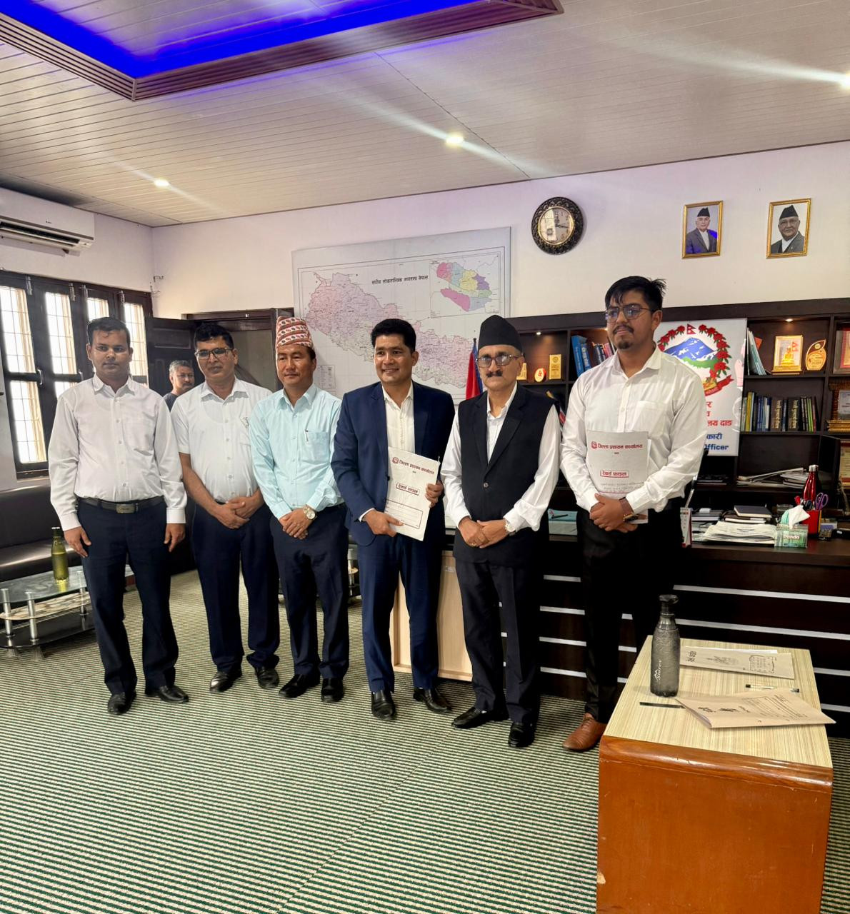 श्रीमान प्रमुख जिल्ला अधिकारी र यस कार्यालयका शाखा अधिकृतका बीच भएको कार्य सम्पादन सम्झौता